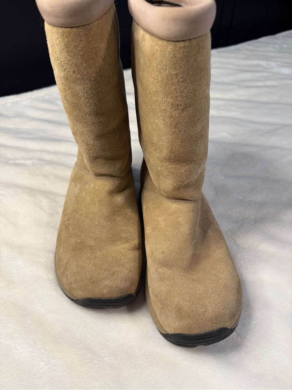 Merrell Women's Tan Suede Boots Faux Fur Lined Air Cushion Toggle Back Winter